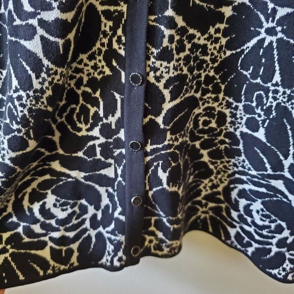Isaac Mizrahi Live Women's S Black & White Floral Rose Button Front Cardigan - Picture 5 of 10
